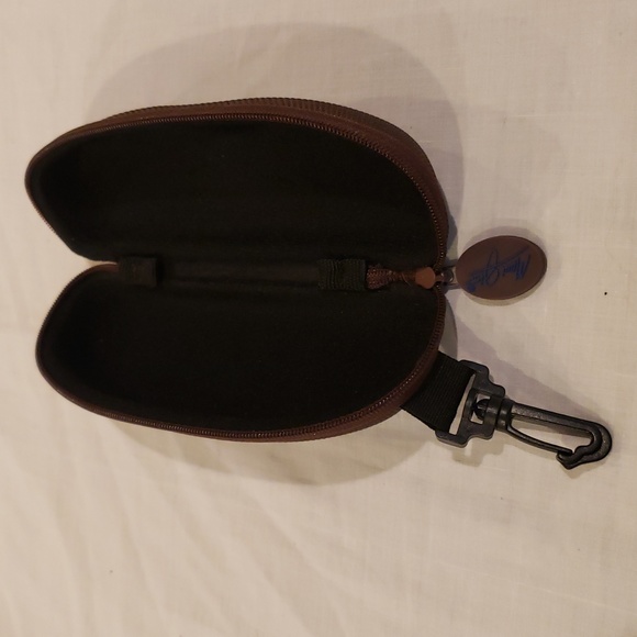 Maui Jim Sunglass Zipped Hardshell Case with attached Clip- Brown & Blue Label - Picture 3 of 4